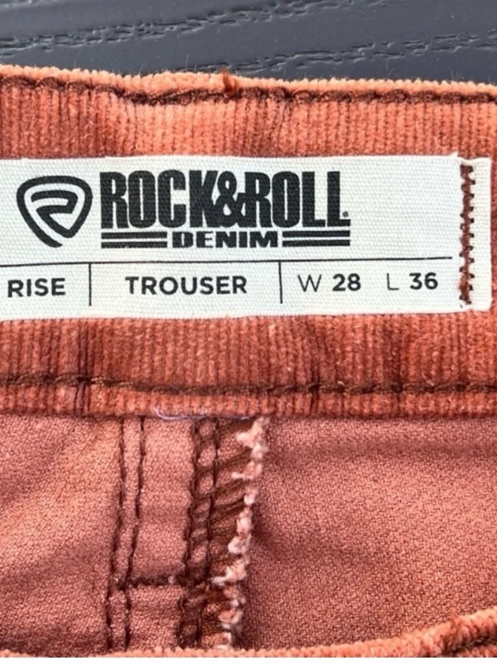 Rock & Roll - Rust colored Corduroy flares with floral embroidery & Ombre colors - Picture 6 of 10